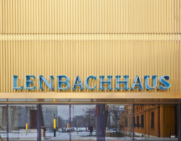 Lenbachhaus, Norman Foster, Foster + Partners, Museums-Sanierung, Fassade, Mnchen, Olafur Eliasson, Thomas Demand, Nigel Young, Sanierung des Lenbachhauses, Ausstellungsarchitektur, Klee, Kandinsky, Ausstellung, Wiedererffnung in Mnchen, Luisenstrae Mnchen