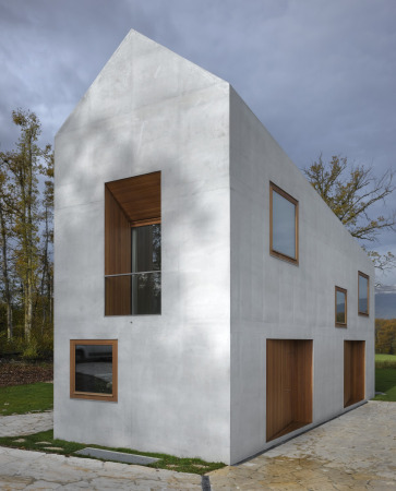 Clavien Rossier Architectes (Genf), Villa in Genf, Wohnhaus in der Schweiz, Beton und Holz, Minimalismus, Beton und Berge, Baunetz, Ungew�hnlich Wohnen, Kleinod, Zeitgen�ssische Architektur aus der Schweiz, Geneve, Villa 2 in 1