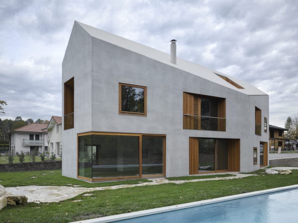 Clavien Rossier Architectes (Genf), Villa in Genf, Wohnhaus in der Schweiz, Beton und Holz, Minimalismus, Beton und Berge, Baunetz, Ungew�hnlich Wohnen, Kleinod, Zeitgen�ssische Architektur aus der Schweiz, Geneve, Villa 2 in 1