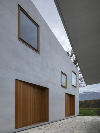 Clavien Rossier Architectes (Genf), Villa in Genf, Wohnhaus in der Schweiz, Beton und Holz, Minimalismus, Beton und Berge, Baunetz, Ungew�hnlich Wohnen, Kleinod, Zeitgen�ssische Architektur aus der Schweiz, Geneve, Villa 2 in 1