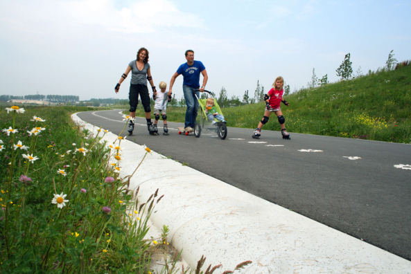 Pergola von West 8 im Maximapark Utrecht