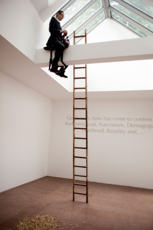 Gentlemen, die Zeit ist gekommen, uns zu unserer Unhflichkeit, Gier, Lust, Selbstliebe, Demagogie, Falschheit, Banalitt, Eifersucht, Zynismus, Ruberei, Spekulation, Verfhrung, Verschwendungssucht, Vllerei und Dummheit zu bekennen.