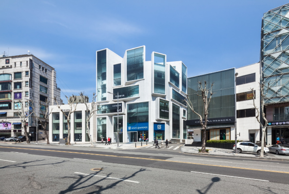 MRDV, Winy Maas, Jacob van Rijs, Nathalie de Vries, Chungha Building, Fassade, Gangnam Style, Seoul, Korea,  You Tube, Apgujing Road, Louis Quartoze, Shop in Seoul