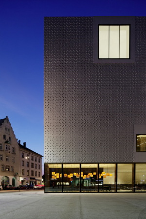 Betonblten in Bregenz, Voralberger Landesmuseum, Cukrowicz Nachbaur Architekten, Bregenz, Peter Zumthor, Beton, Fassade, Ornament, PET-Flaschen, Fassadenschmuck, Umbau, Weiterbauen, Voralberg Museum, Bodensee