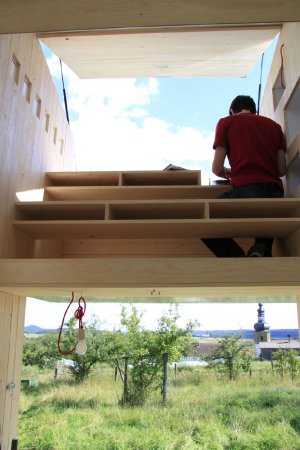 Bauhaus-Universitt Weimar, Mobile Forschungsstation, Mini-Haus, 10-qm-Haus, Tag der Architektouren 2013, Raumexperiment, Daniel Reisch, Ulrike Wetzel, Manuel Rauwolf, Matthias Prger, Uni Weimar, Architektur in Weimar, Studenten Bauen, Bauhaus, Weimar