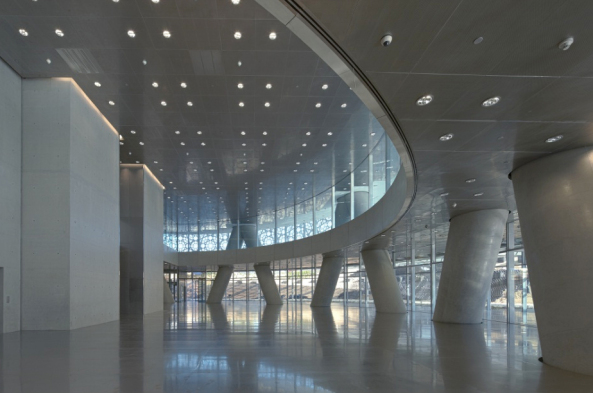 Hochhaus von Jean Nouvel in Doha