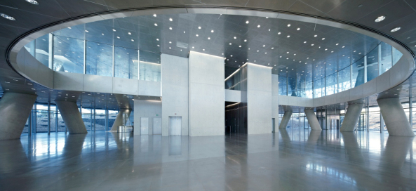 Hochhaus von Jean Nouvel in Doha