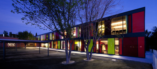 Schule, Erweiterung, Glas, Ziegel, Farbe, Madrid, Spanien, Flint Architectes