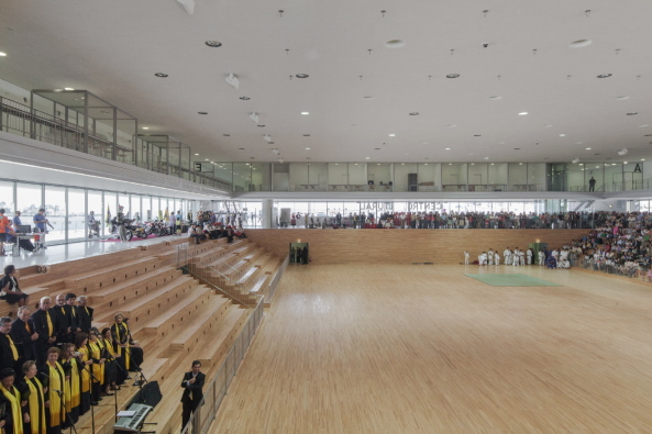 Mehrzweckhalle in Portugal eingeweiht