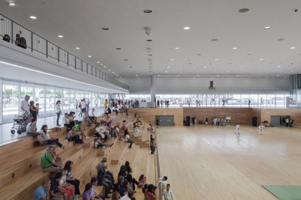 Mehrzweckhalle in Portugal eingeweiht