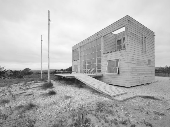 Mathias Klotz, Casa Klotz, Architektur aus Chile, Aedes, The Poetics of Boxes, Ausstellung in Berlin, Klotz, Miquel Adri�, Beton, Holz, Holzmodelle, Moderne, Kubus, Box, Arquine, Minimalismus, Architekten-Interview, Interview im Baunetz