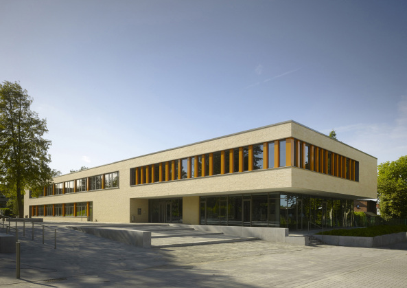 Neubau Grundschule Lnen-Sd von farwick + grote architekten