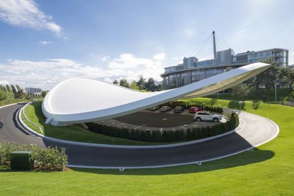 Leuchtende Chipslette; Graft Architekten; WES-Landschaftsarchitektur; Autostadt; Volkswagen; Wolfsburg; Dach; Pavillon; Tobias Hein