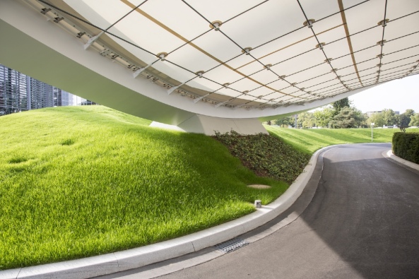 Leuchtende Chipslette; Graft Architekten; WES-Landschaftsarchitektur; Autostadt; Volkswagen; Wolfsburg; Dach; Pavillon; Tobias Hein