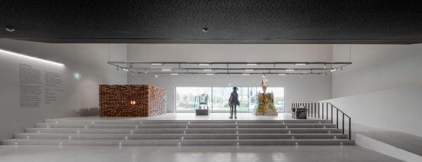 Casa das Artes, Miranda do Corvo, Rot, FAT - Future Architecture Thinking, Lissabon, Kontrast, Neubau, Kulturbau, Kunsthaus, Haus der Knste