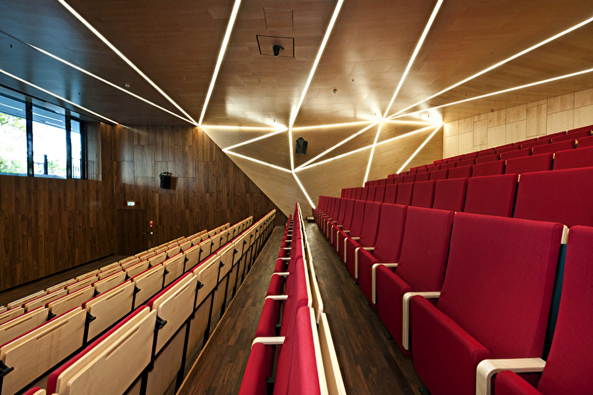 Institutsneubau von hammeskrause in Kln