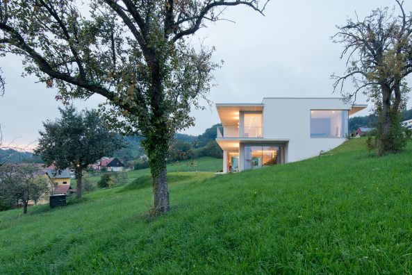 Wohnhaus am Hang in der Steiermark