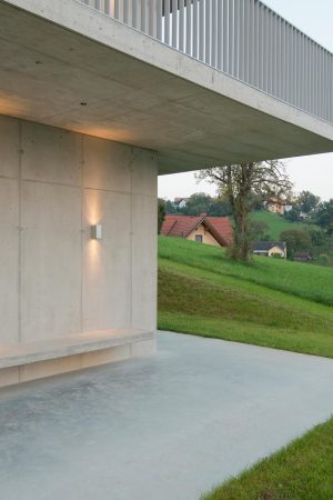 Wohnhaus am Hang in der Steiermark