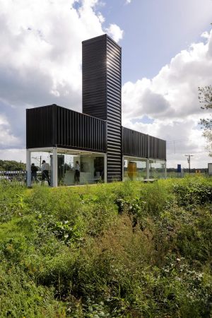 NL Architects, Barneveld Noord, Kamiel Klaase, Haltestelle in Holland, zwischen Amersfoort und Apeldoorn, Prettig Wachten, Angenehmes Warten, Eisenbahnhaltestellen, Haltestellen, Wartehuschen, Container, temporre Architektur