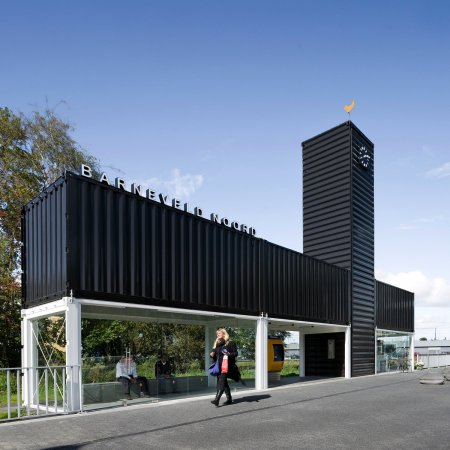NL Architects, Barneveld Noord, Kamiel Klaase, Haltestelle in Holland, zwischen Amersfoort und Apeldoorn, Prettig Wachten, Angenehmes Warten, Eisenbahnhaltestellen, Haltestellen, Warteh�uschen, Container, tempor�re Architektur