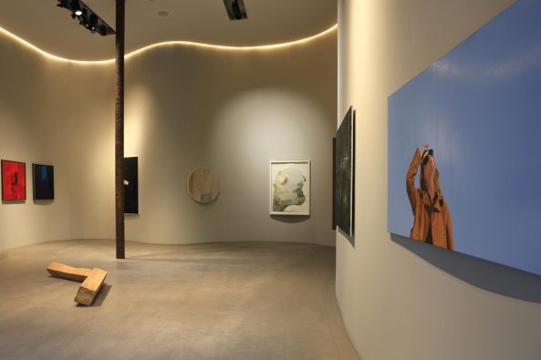 Singen, MAC, Museum Arts & Cars, Daniel Binder Architekt, Welle, Schwung in Singen, Museum fr Autos und Kunst in Singen, Bilbao am Bodensee, Frank O. Gehry, Kollhoff, Gabriela Unbehaun-Maier und Hermann Maier, Oldtimer, Kunstwerke