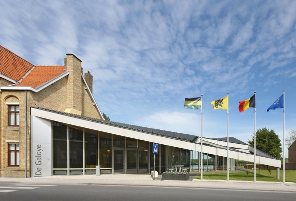 Community Home; Marc Koehler Architects; Filip Dujardin; Loker; Heuvelland; Flandern; Gemeindehaus; Umbau