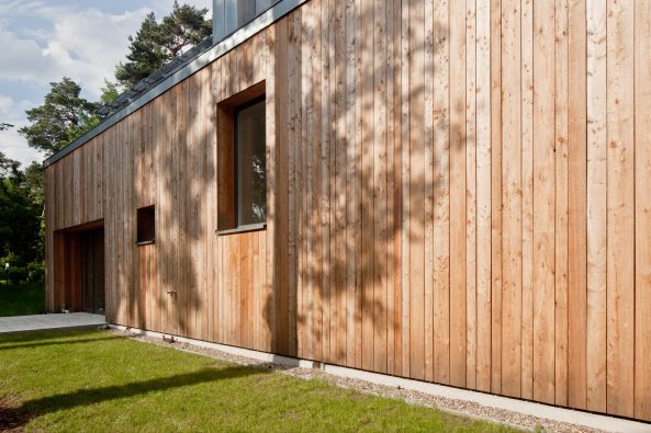 Haus in Kleinmachnow, Berlin, Holzhaus, Holzh�tte, Wohnhuas, Kleinod, Musikerviertel, Haus im Wald, KrausevonMatuschka Architekten, Hans Krause, Peter von Matuschka, da! Architektur in und aus Berlin 2014, Satteldach