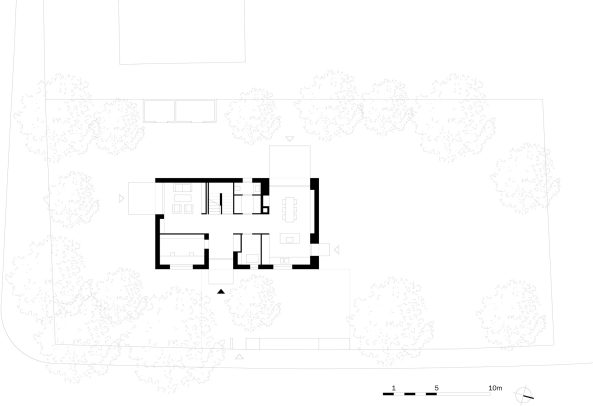 Haus in Kleinmachnow, Berlin, Holzhaus, Holzh�tte, Wohnhuas, Kleinod, Musikerviertel, Haus im Wald, KrausevonMatuschka Architekten, Hans Krause, Peter von Matuschka, da! Architektur in und aus Berlin 2014, Satteldach
