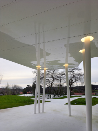 Sanierung, Umbau, J�rgen Mayer H, J. Mayer H., Ignacio Peydro, Isabel Collado, Beton, flie�ende Formen, wei�e Fassade, Ferienhaus in La Coruna, Wohnhaus in Spanien, Dosis de Arquitectura: Casa V, Oleiros, La Coruna, Spain