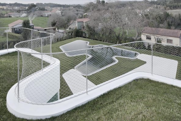 Sanierung, Umbau, J�rgen Mayer H, J. Mayer H., Ignacio Peydro, Isabel Collado, Beton, flie�ende Formen, wei�e Fassade, Ferienhaus in La Coruna, Wohnhaus in Spanien, Dosis de Arquitectura: Casa V, Oleiros, La Coruna, Spain