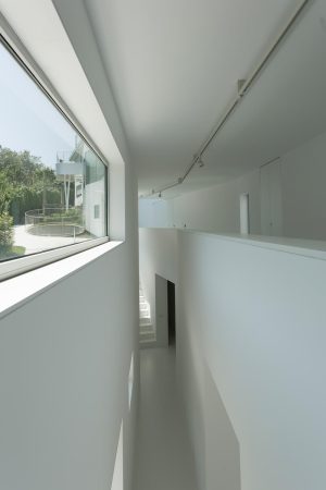 Sanierung, Umbau, J�rgen Mayer H, J. Mayer H., Ignacio Peydro, Isabel Collado, Beton, flie�ende Formen, wei�e Fassade, Ferienhaus in La Coruna, Wohnhaus in Spanien, Dosis de Arquitectura: Casa V, Oleiros, La Coruna, Spain