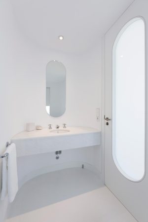 Sanierung, Umbau, J�rgen Mayer H, J. Mayer H., Ignacio Peydro, Isabel Collado, Beton, flie�ende Formen, wei�e Fassade, Ferienhaus in La Coruna, Wohnhaus in Spanien, Dosis de Arquitectura: Casa V, Oleiros, La Coruna, Spain