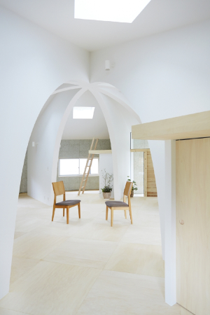 Tochigi; Hiroyuki Shinozaki Architects; Fumihiko Ikemoto; Achteck; Strahlen; Rundbgen; Einfamilienhaus; eingeschossig; House I