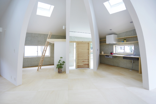 Tochigi; Hiroyuki Shinozaki Architects; Fumihiko Ikemoto; Achteck; Strahlen; Rundbgen; Einfamilienhaus; eingeschossig; House I