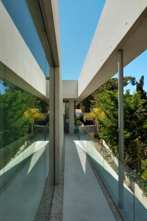 Wiel Arets, Jellyfish House, Marbella, Jan Bitter, Beton, Glas, Pool, Costa del Sol, Villa in Spanien, spektakulre Huser, Wohnhaus, Architektur, movie, film, Hollywood, Pool auf dem Dach, cool architecture