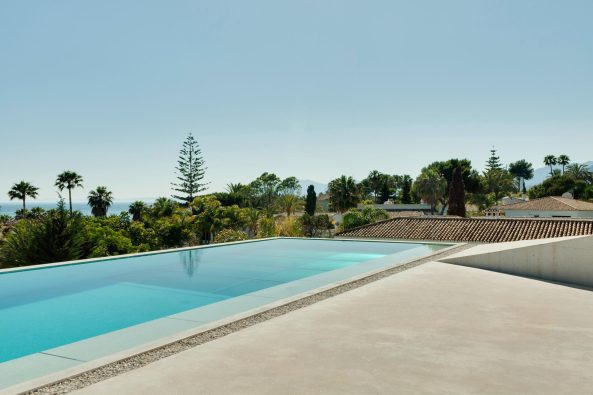 Wiel Arets, Jellyfish House, Marbella, Jan Bitter, Beton, Glas, Pool, Costa del Sol, Villa in Spanien, spektakul�re H�user, Wohnhaus, Architektur, movie, film, Hollywood, Pool auf dem Dach, cool architecture