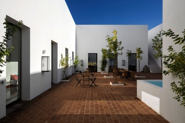 Ecork Hotel, �vora, Portugal, Jos� Carlos Cruz Arquitecto