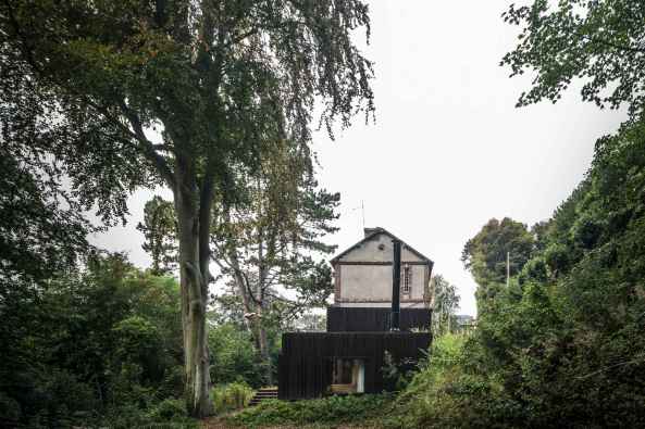 Marchi Architectes, Black House