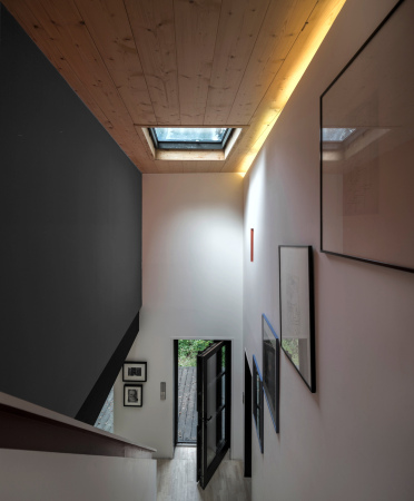 Marchi Architectes, Black House