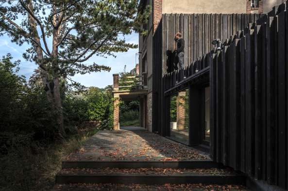 Marchi Architectes, Black House