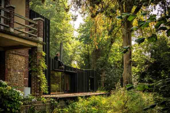 Marchi Architectes, Black House