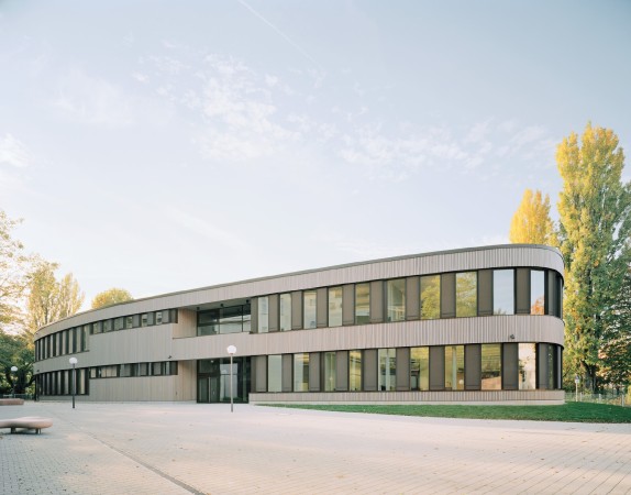Lindenschulzentrum, Stuttgart-Untertrkheim, Kamm Architekten