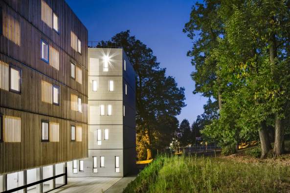 Ithaques, Atelier WRA, Studentenwohnheim, Wohneim, Holzhaus, Holztragwerk, Holzfassade, Gartenhaus, Whild rabbits architecture