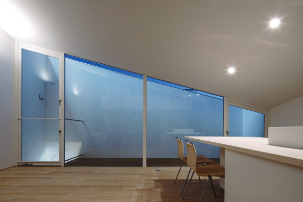 Yuko Nagayama, Yohei Kawashima, Haus in Japan, Hybrid, Hybrid aus Wohnhaus und Konditorei bei Tokio, Yachiyo, Tokio, Wohnen in Japan, Wohnen in Tokio