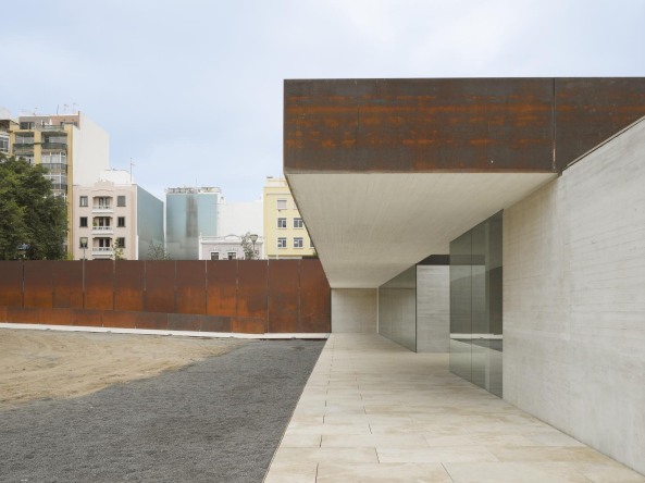 Castillo de la Luz, Nieto Sobejano Arquitectos, Fuensanta Nieto, Enrique Sobejano, Las Palmas, Kastell des Lichts, Prinz von Asturien, Martin Chirino, Ruine, Sanierung, Kanarische Inseln, Canary Island Museum, Fassade, Corten Stahl, A hidden Void, La Isleta, Beton