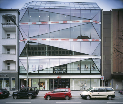 Geschäftshaus in Berlin fertig