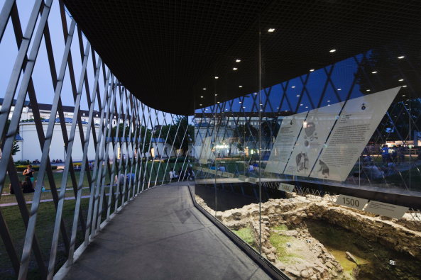 Archologische Vitrine, Elisengarten, Aachen, kadawittfeld