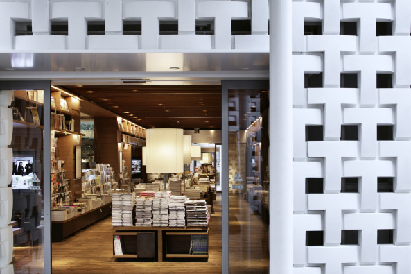 Klein Dytham architecture, Buchhandlung, Buchgesch�ft, Tokyo, Daikanyama, Tsutaya, Medienkaufhaus, Kulturkaufhaus, Pavilion, T-Store, Anjin lounge, Relieffassade, Shibuya, Nac�sa & Partners