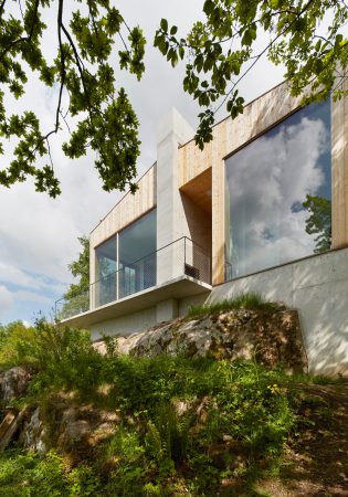 Stupet, refugium by a staircase, gipp arkitektur, Schweden, Ferienhaus in Schweden, Sommer in Beton, Petra Gipp, Vttersee, Lake Vttern, Omberg, Haus am See, Feriendomizil in Schweden
