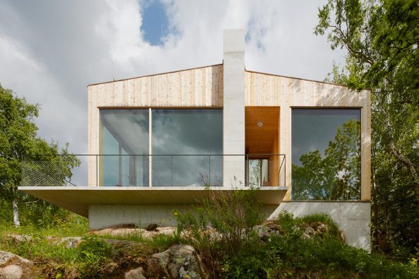 Stupet, refugium by a staircase, gipp arkitektur, Schweden, Ferienhaus in Schweden, Sommer in Beton, Petra Gipp, Vättersee, Lake Vättern, Omberg, Haus am See, Feriendomizil in Schweden